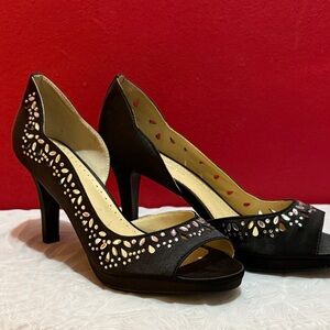 Elegant 8.5 Black Peep-Toe Heels